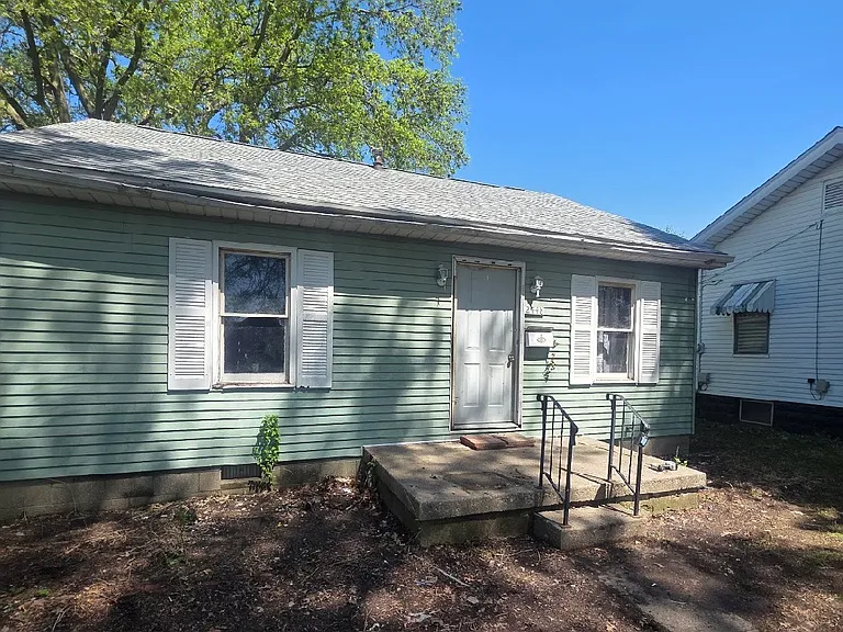 2448 E Wood St — Photo 1