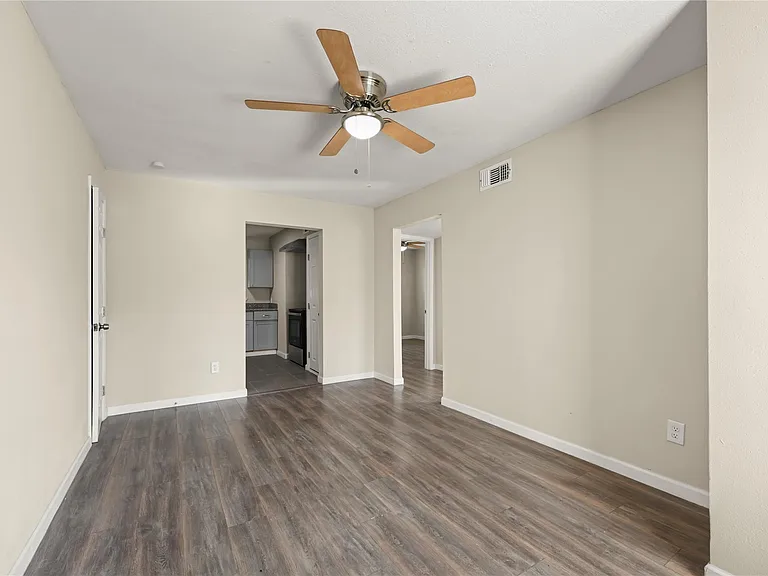 2803 Cleburne St #3 — Photo 3
