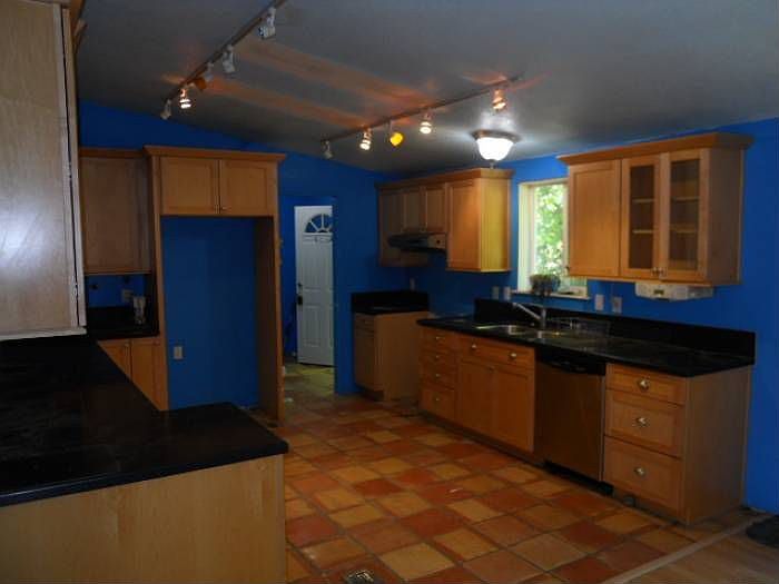 2nd image of 845 N 3rd Ave