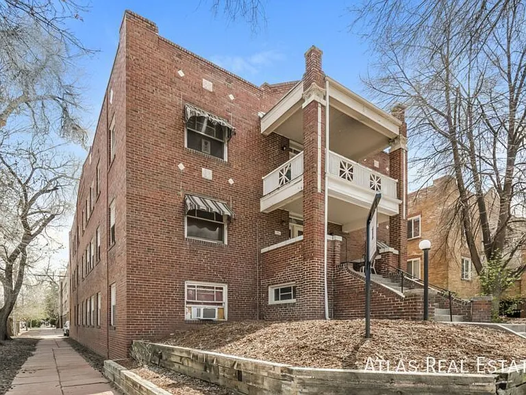 970 N Pearl St #10 — Photo 14
