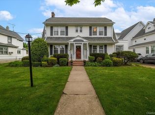 215 Lakeview Avenue, Rockville Centre, NY 11570