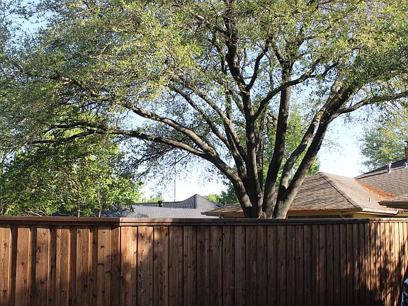 2nd image of 507 Lake Meadows Dr