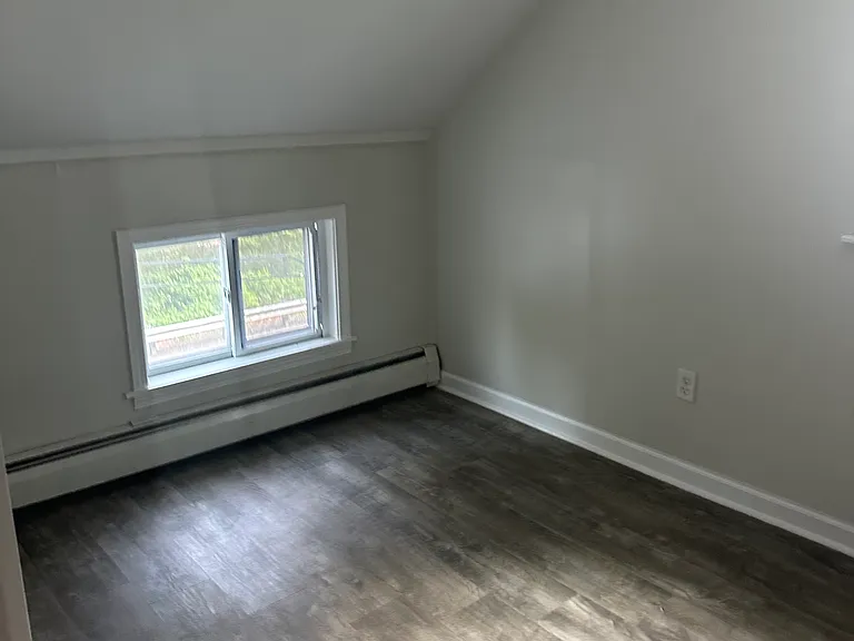 109 Main St — Photo 5