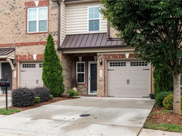 1127 Augustine Heights Dr, Winston Salem, NC 27103