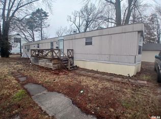 520 Dewey St, Eldorado, IL 62930