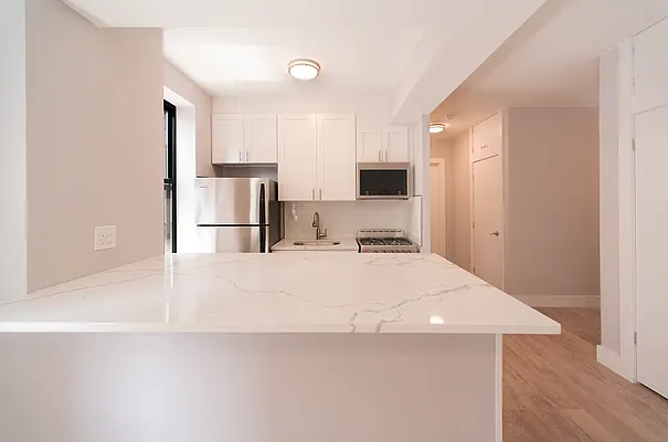 Rented by REAL New York | media 14