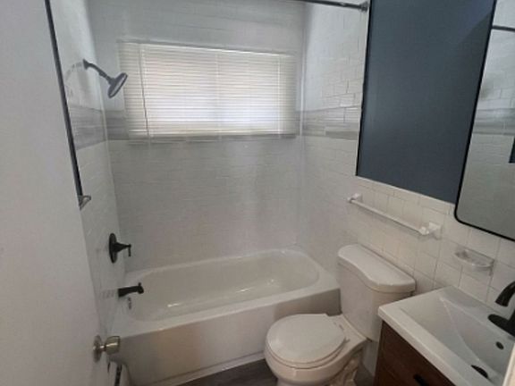 2nd image of 1952-1956 Maryland Ave E #2