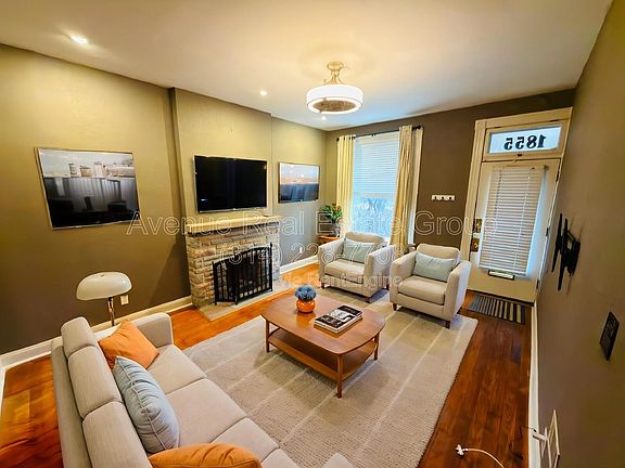 3rd image of 1855 Russell Blvd #B