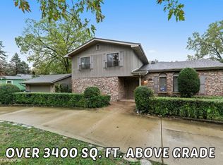 2505 College Rd, Downers Grove, IL 60516