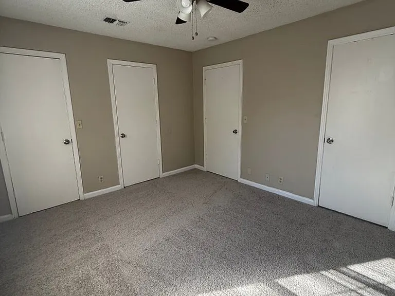 617 Castlegate Dr — Photo 5
