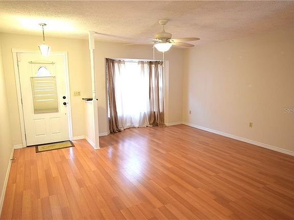 3rd image of 925 Yellowbird Ave