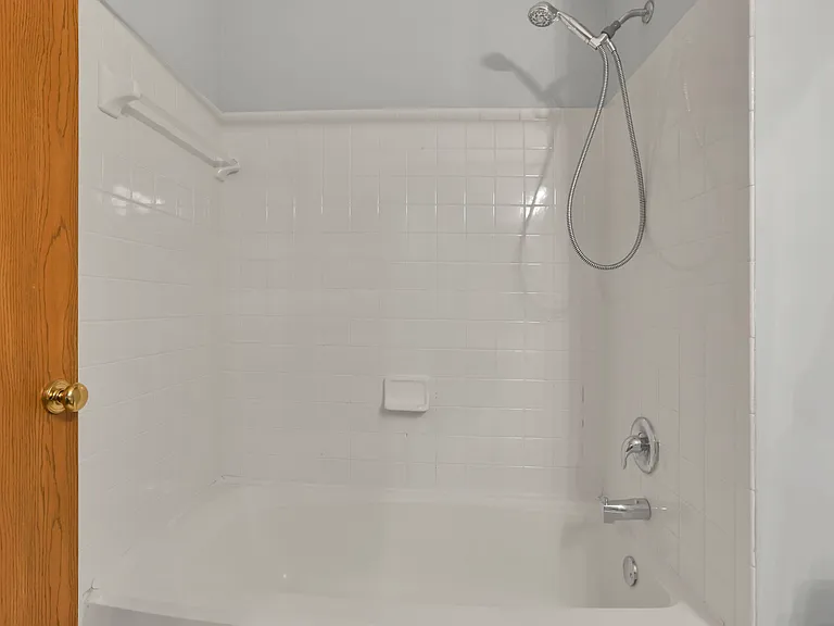 933 Briaro St — Photo 33