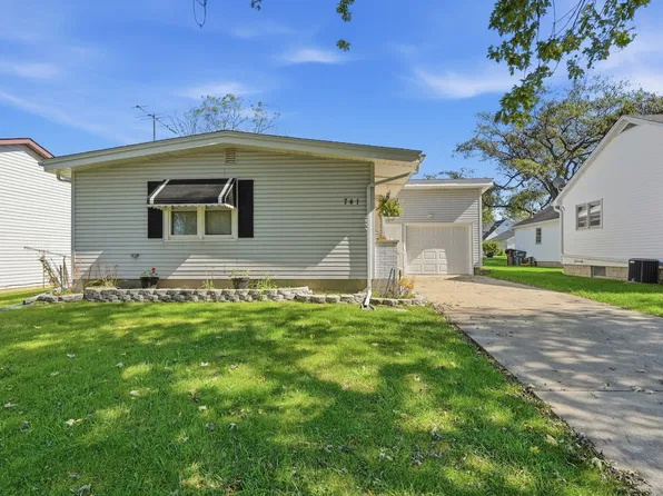 741 Elliott St, Beecher, IL 60401