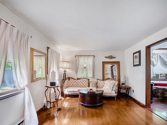 5th image of 292 Ledgemere Point