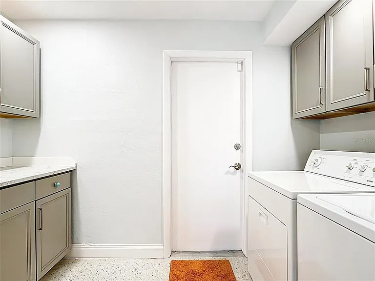 2250 Watrous Dr — Photo 23