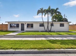 665 W 7th St, Riviera Beach, FL 33404