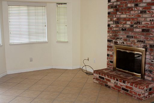 3rd image of 18836 N Walden Dr
