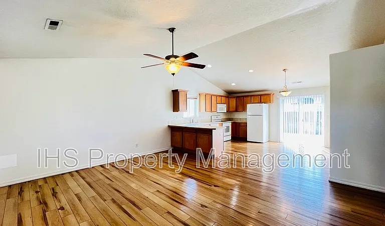 5718 Westport Ln — Photo 2