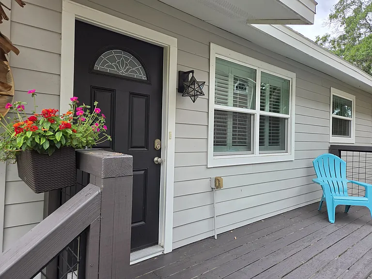 3068 Huron Ave — Photo 1