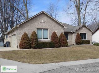 39115 Camp St, Harrison Township, MI 48045