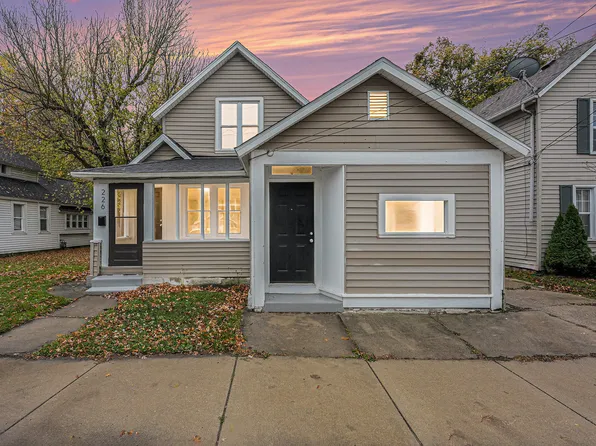 226 Ann St NE, Grand Rapids, MI 49505