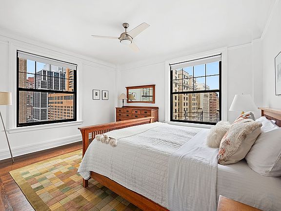 5th image of 215 W 98th St APT 8A