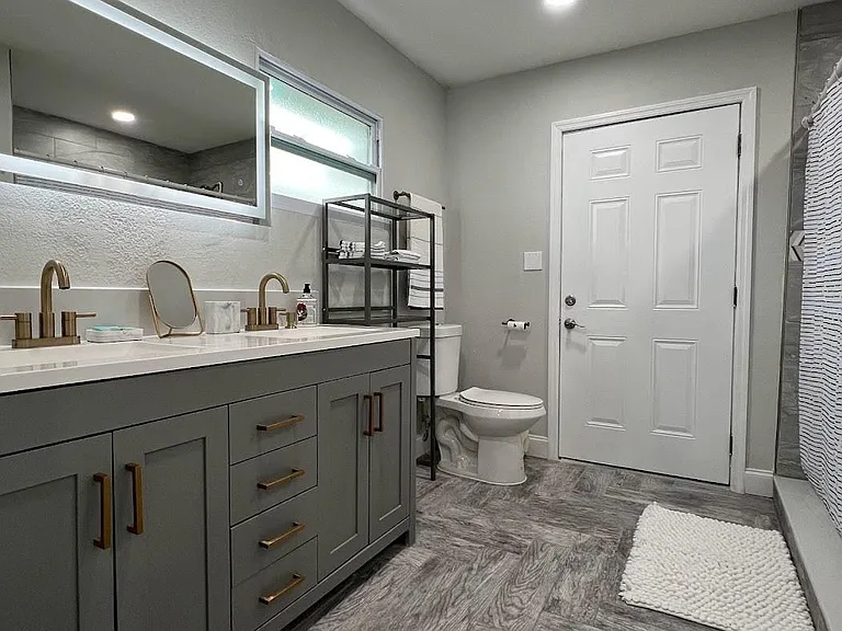 1810 Elizabeth St — Photo 12