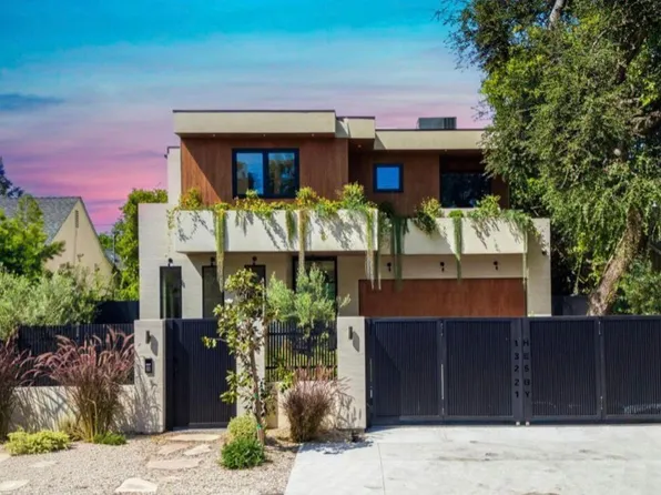 13229 Hesby St, Sherman Oaks, CA 91423
