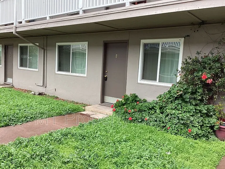 2530 S St #8 — Photo 7