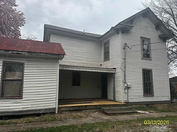 3rd image of 415 Main St