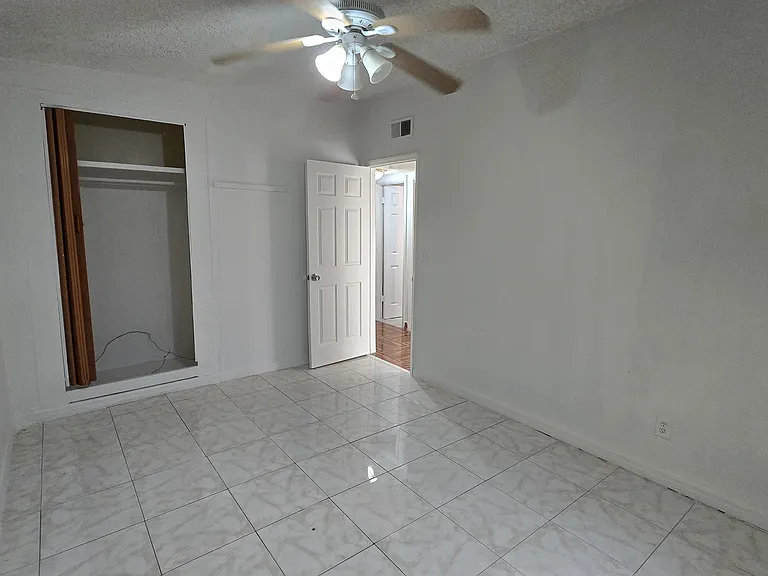 301 Hope Cir — Photo 7