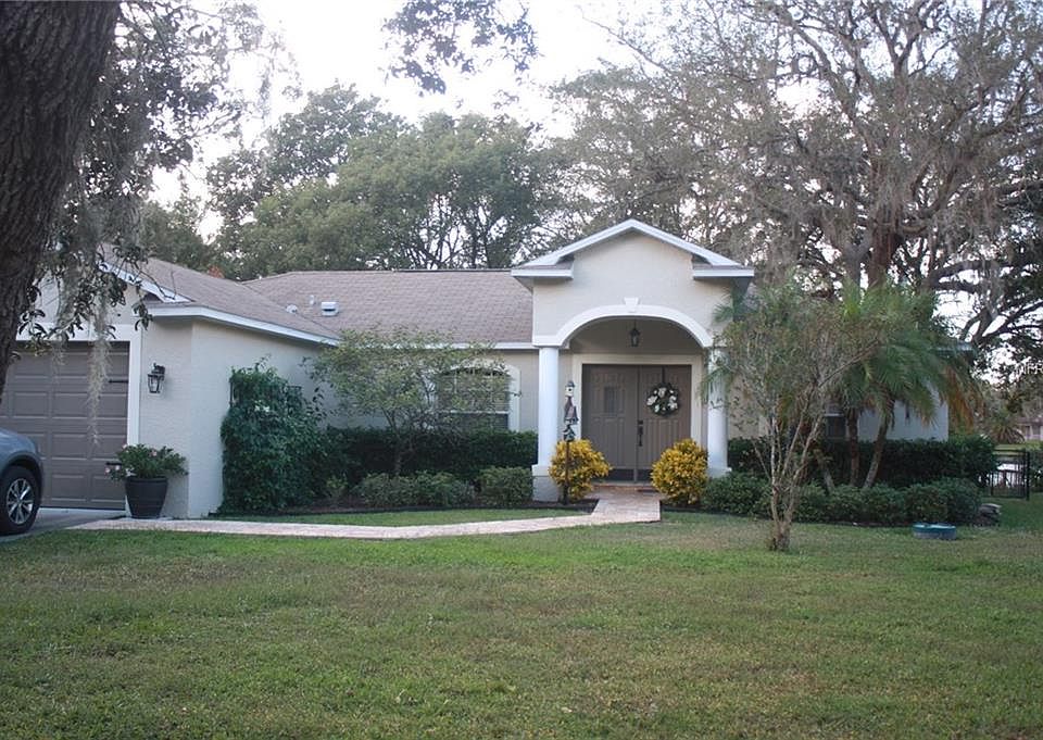 1st image of 11894 Lakewood Dr
