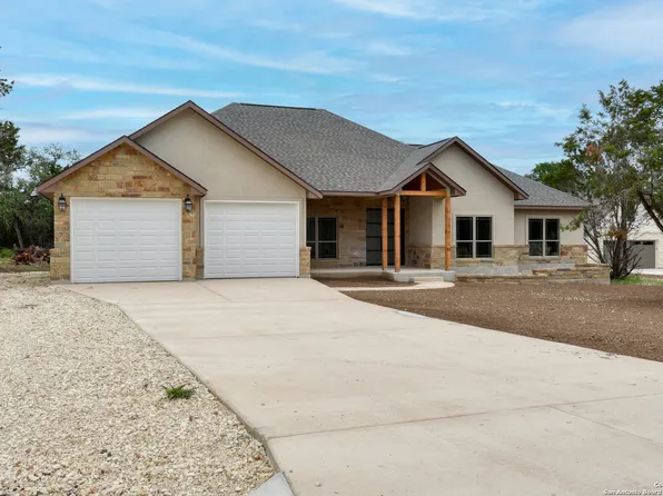 533 North Star Dr, Bandera, TX 78003