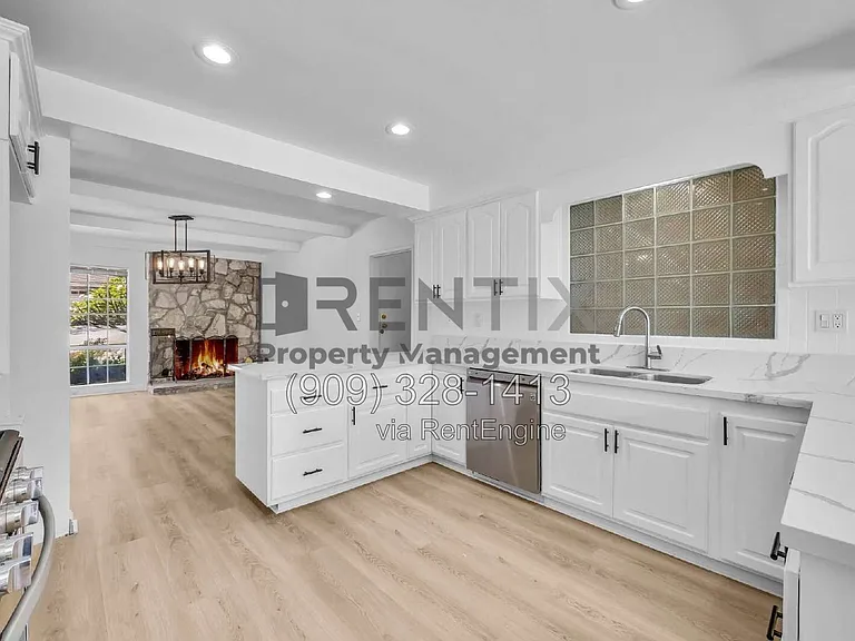 1920 Oakwood Ave — Photo 11