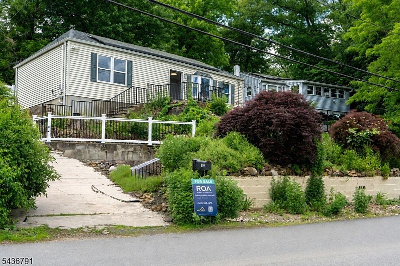 1st image of 20 Greenwood Ave