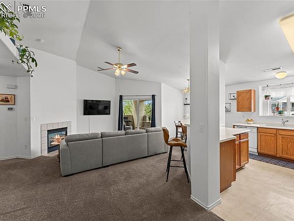 3rd image of 3976 Riviera Grv APT 203