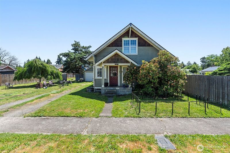 2nd image of 1208 W Pear Street
