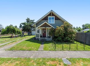 1208 W Pear St, Centralia, WA 98531