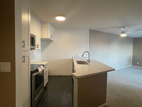 4th image of 630 The Vlg Unit 303