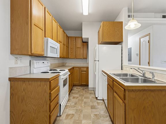 3rd image of 355 Buffalo Dr #3D