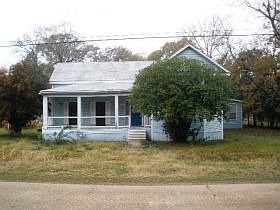 1st image of 221 Teska Roy Ln