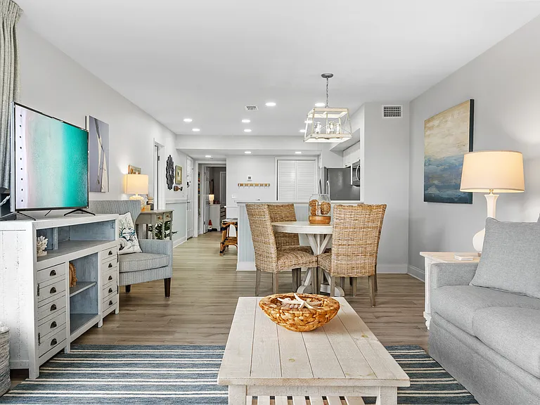 Spacious entertaining space