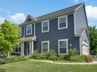 1102 Chokecherry Ct, Victoria, MN 55386