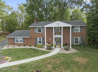 8412 Fox Ridge Ct, Louisville, KY 40272