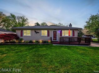 28160 Cole St, Roseville, MI