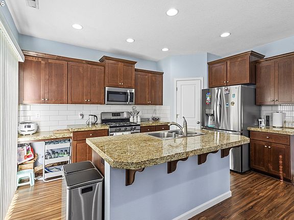 5th image of 12613 NE 49th Way