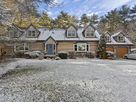 2nd image of 3 Grove Cir