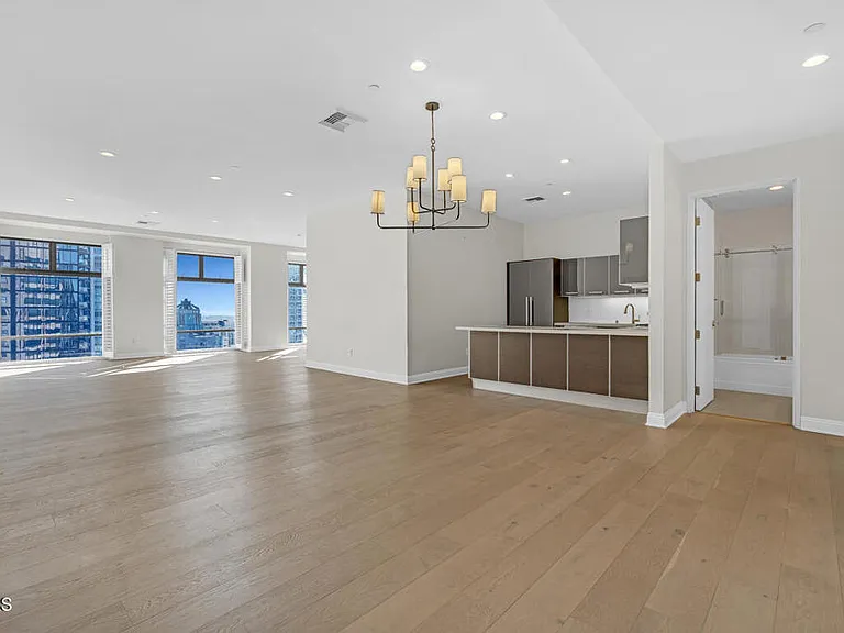 801 S Grand Ave #1710 — Photo 24