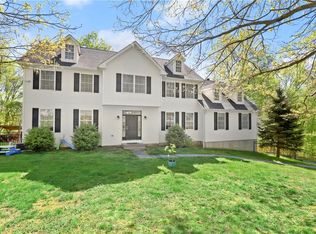 22 Theodore Trl, Carmel, NY 10512