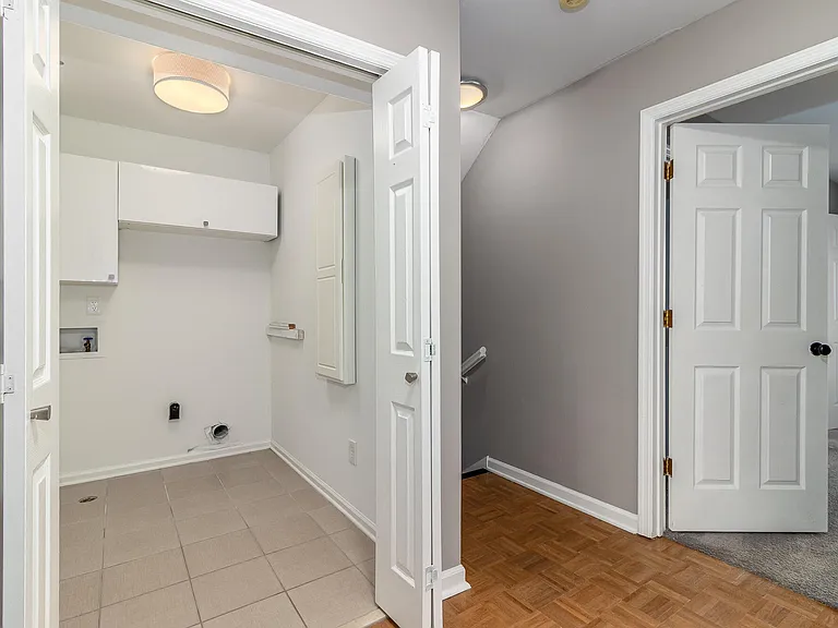 3844 Creek Ct — Photo 16